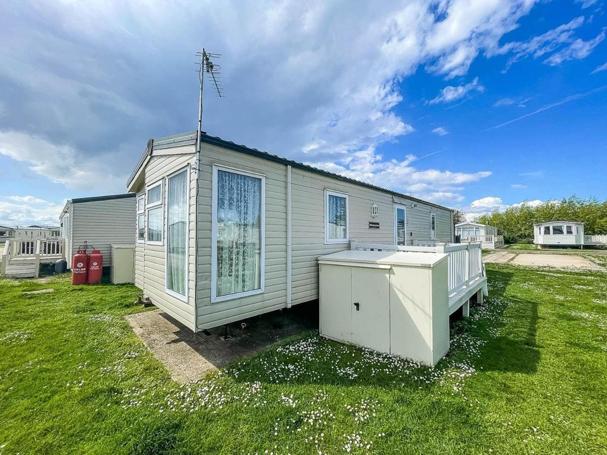 Lovely Caravan With Decking At Heacham Beach In Norfolk, Sleeps 6 Ref 21020C Kültér fotó