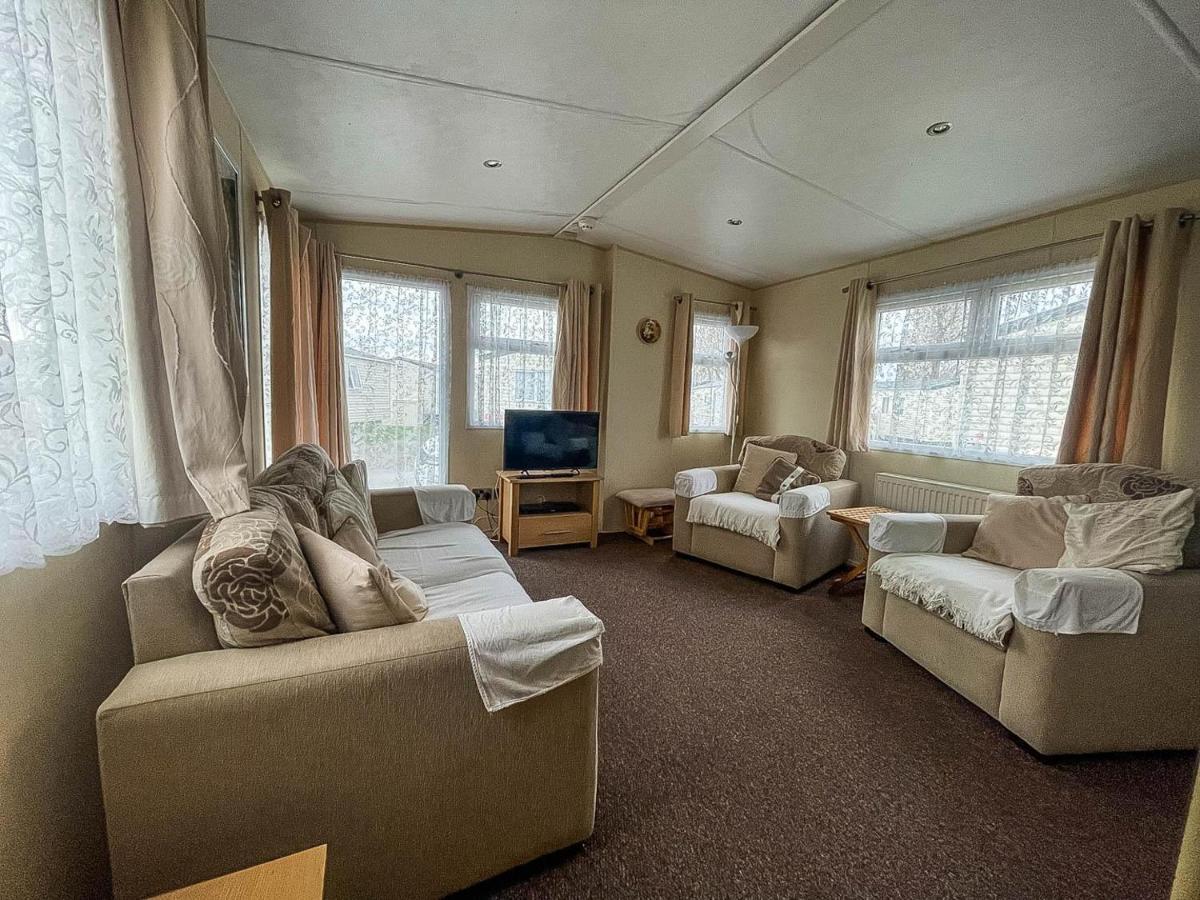 Lovely Caravan With Decking At Heacham Beach In Norfolk, Sleeps 6 Ref 21020C Kültér fotó